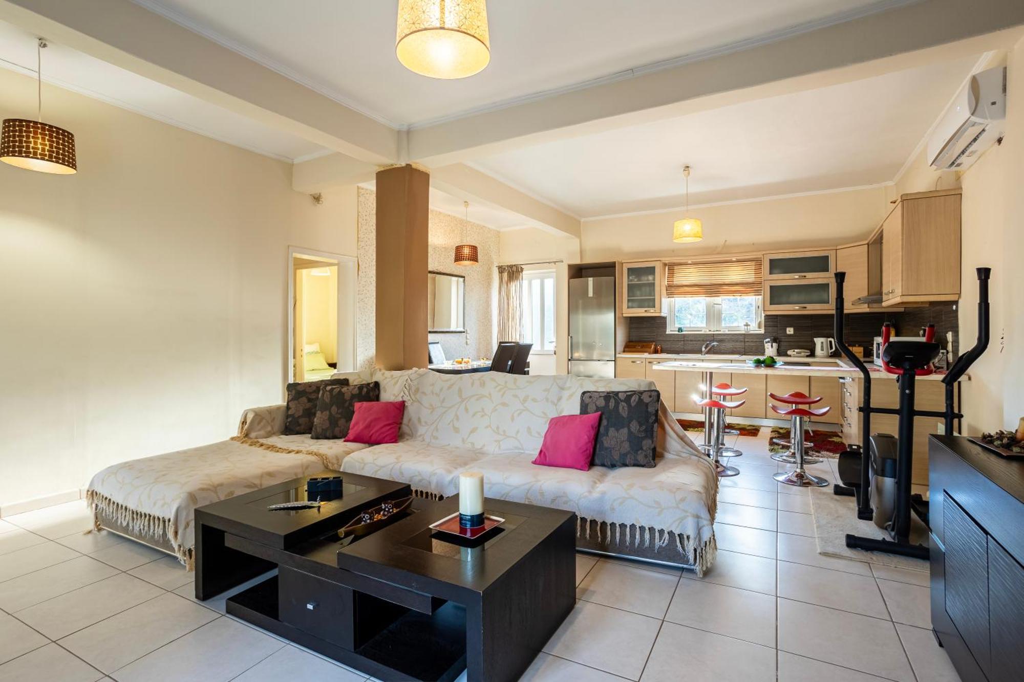 Kalamata'S Sunny Retreat Near The Historic Center Εξωτερικό φωτογραφία