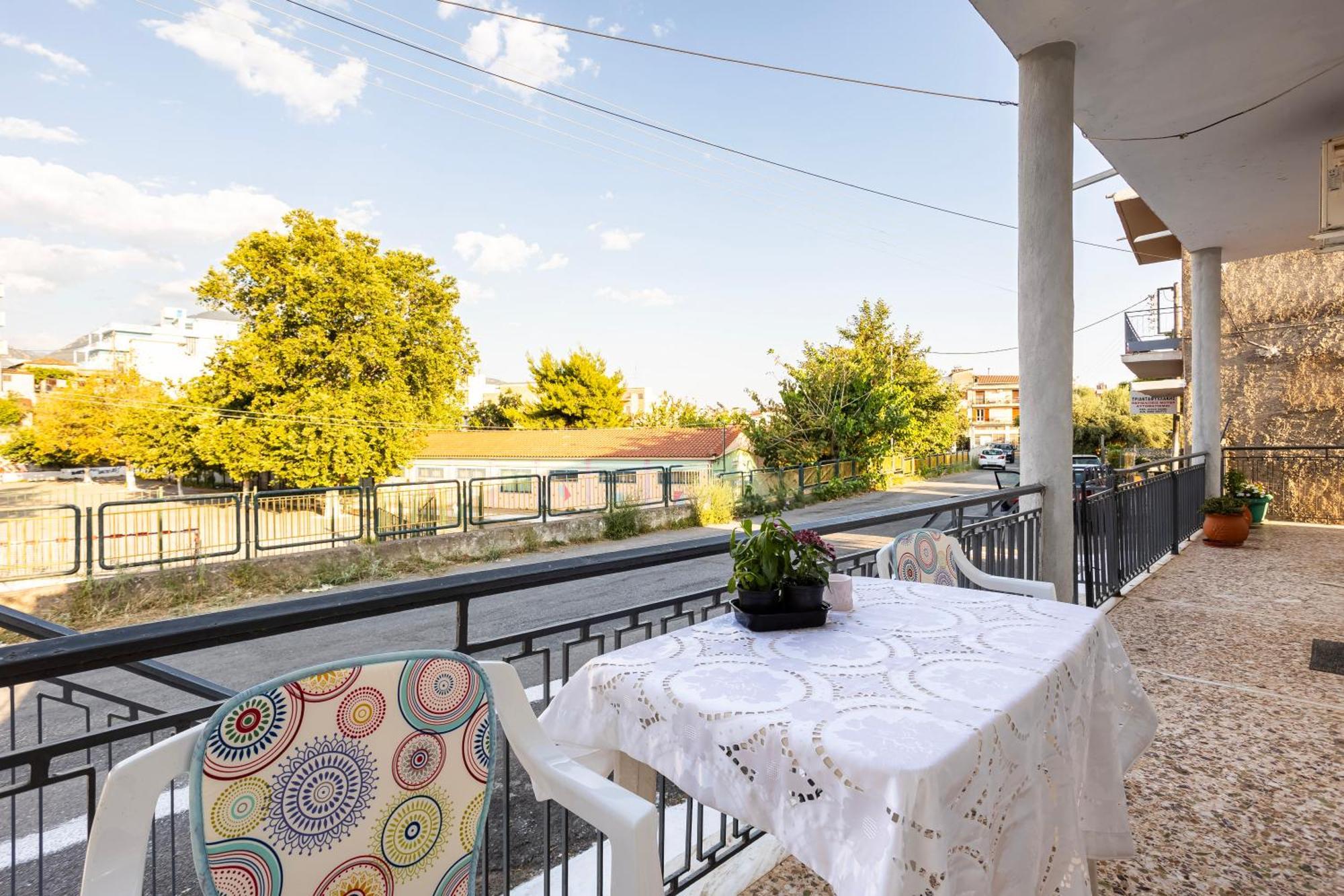 Kalamata'S Sunny Retreat Near The Historic Center Εξωτερικό φωτογραφία